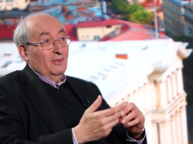 Философ: У нас избирателите гласуват с емоции и усет, не се доверяват на факти и анализи