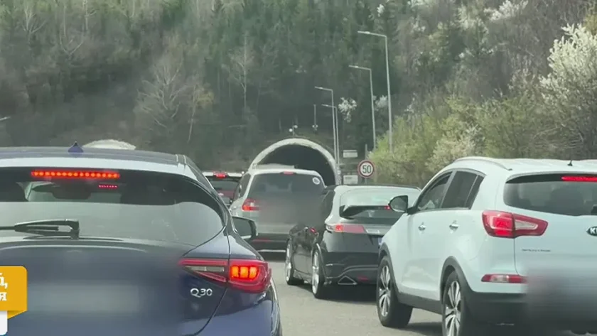 Тираджията, спрял умишлено в тунел &bdquo;Витиня&ldquo;, остава в ареста