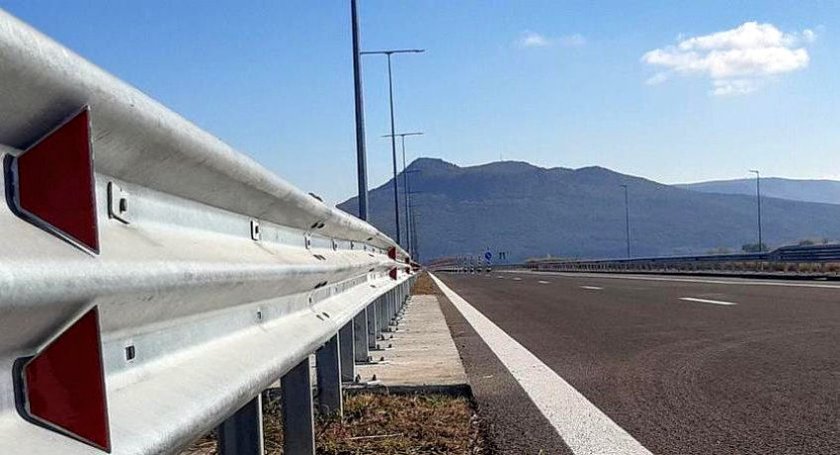 На ръба от трагедията: полицаи спасиха жена на магистрала &bdquo;Хемус&ldquo;