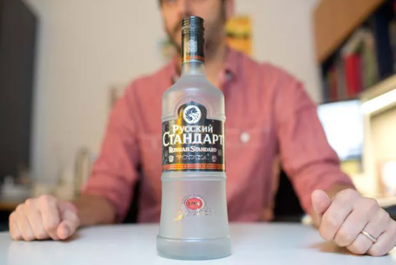 Русия продължава да се дави във водка 