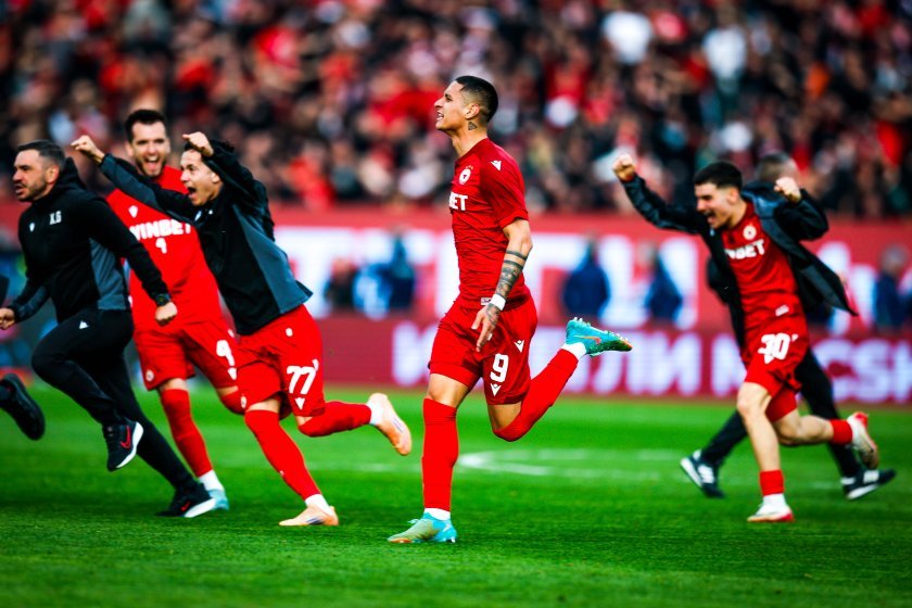 Жребият е днес, ясно е кога няма да има Вечно дерби