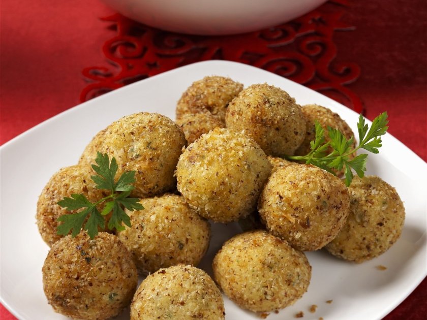 Панирани картофени топчета