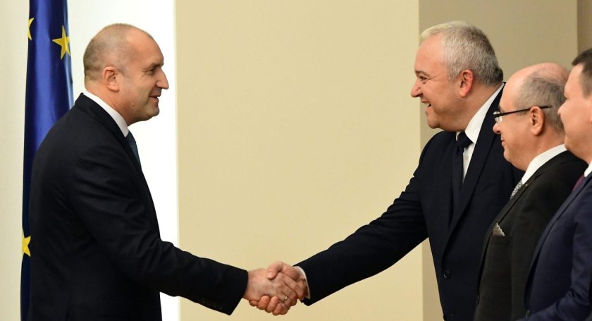 Румен Радев вече е почти готов със състава на правителството