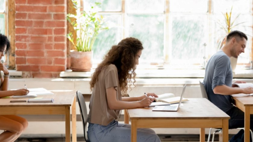 1600 отличници в Пловдивския университет остават без стипендии