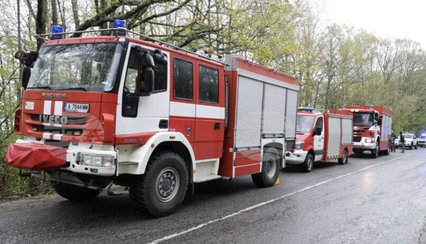 Изтеглен е украинският автобус, който пропадна в дере край Малко Търново