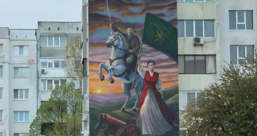 Стенопис за Априлското въстание се появи върху панелка в София