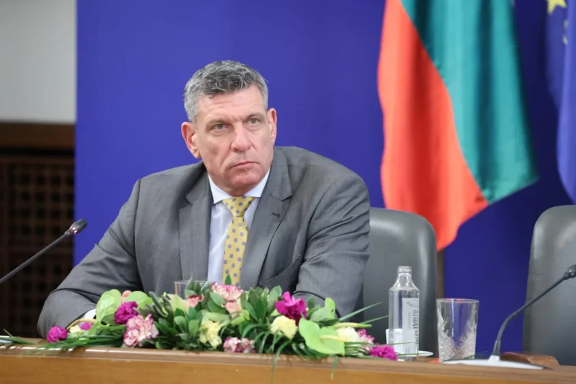 Георги Кандев остава главен секретар на МВР в кабинета "Радев"