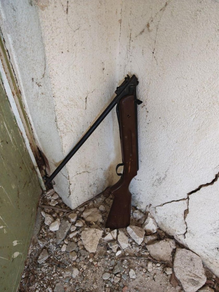 Ето какво откриха в съблекалня на футболно игрище в Монтанско