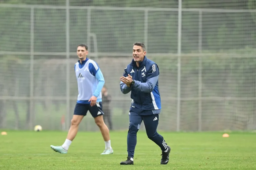 Веласкес промени часа на тренировката, утре говори ред медиите