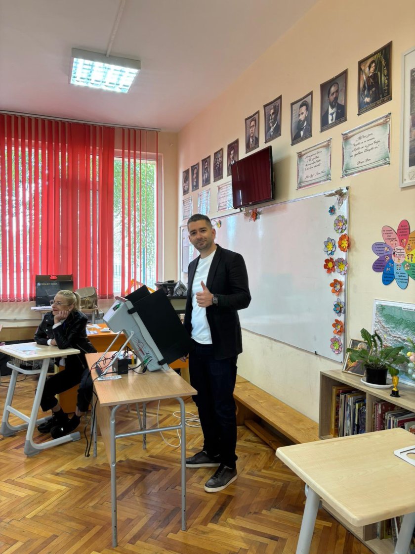 Слави Василев: Че ние задминахме Костов!