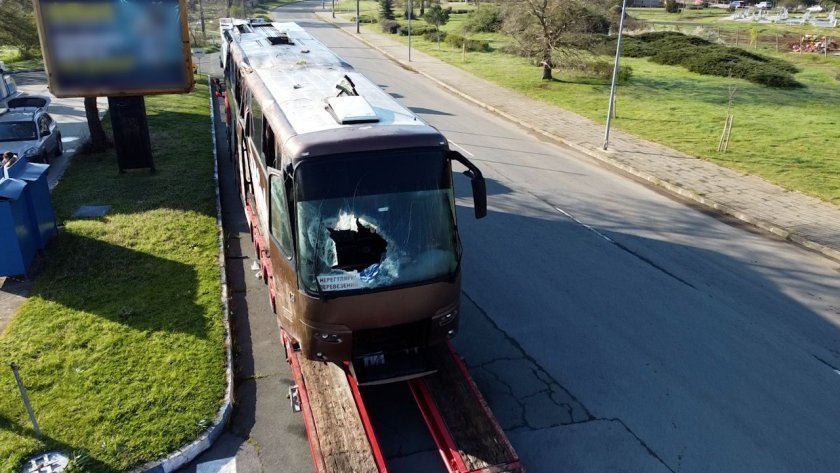 Повдигнаха обвинение на един от шофьорите на преобърнатия автобус край Малко Търново