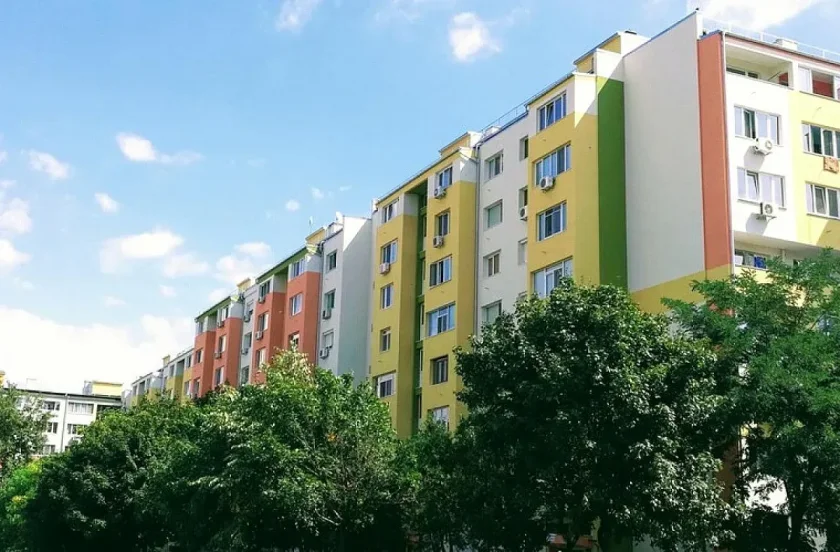 Край на старите асансьори в блока