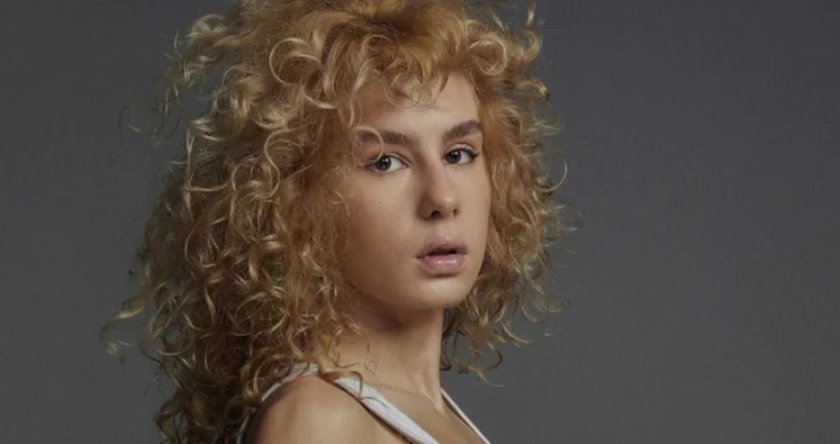 ИЗНЕНАДА: (Без)Даринка Радева получи първа главна роля в Народния театър