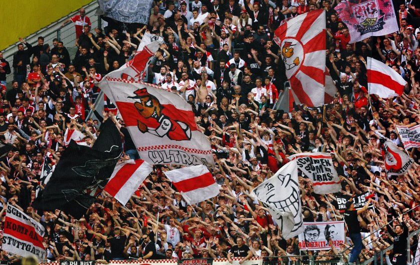 Над 500 фенове на Щутгарт са арестувани след меле в Мюнхен