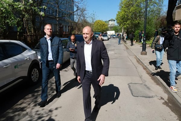 РАЗГРОМ: Радев овърша и жълтите павета