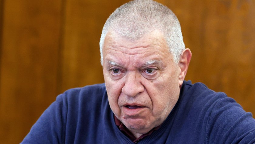 Проф. Константинов: Ключова роля за победата на Радев имат между 500 и 700 000, гласували в 12 без 5