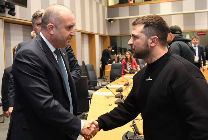 Киев реагира за Радев: Молим, не блокирайте помощта за нас