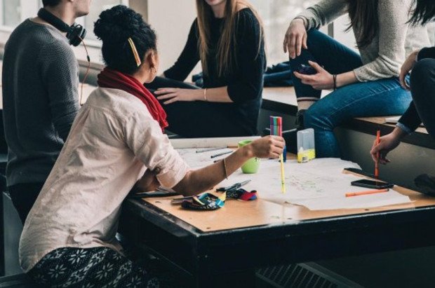 Учи, мама...: Всеки втори българин до 29 не работи 