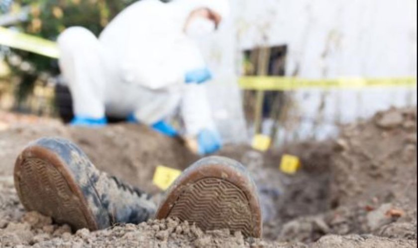 Ексхумират тялото на мъжа, чиито останки бяха открити в къща в Камено