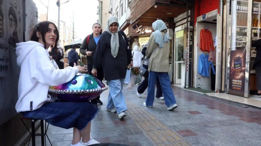 Цените в Иран скачат в космоса, един милион остават без работа 