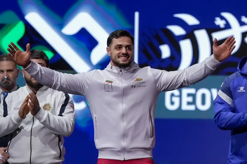 Началото: Карлос Насар със златото в изхвърлянето