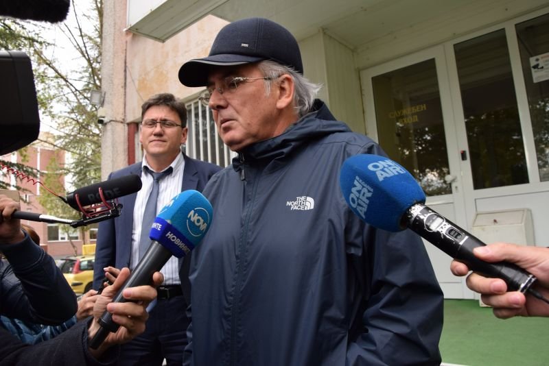 Местан се обади: Радев няма да следва Орбан, дано победата му не е пирова