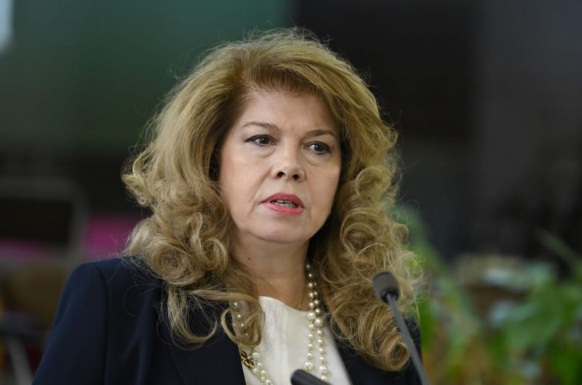 Йотова: Институциите трябва да търсят партньорство и консенсуси