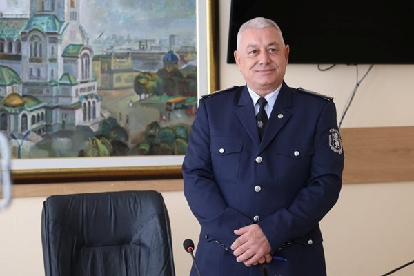 Шефът на КАТ разкаран тихомълком?