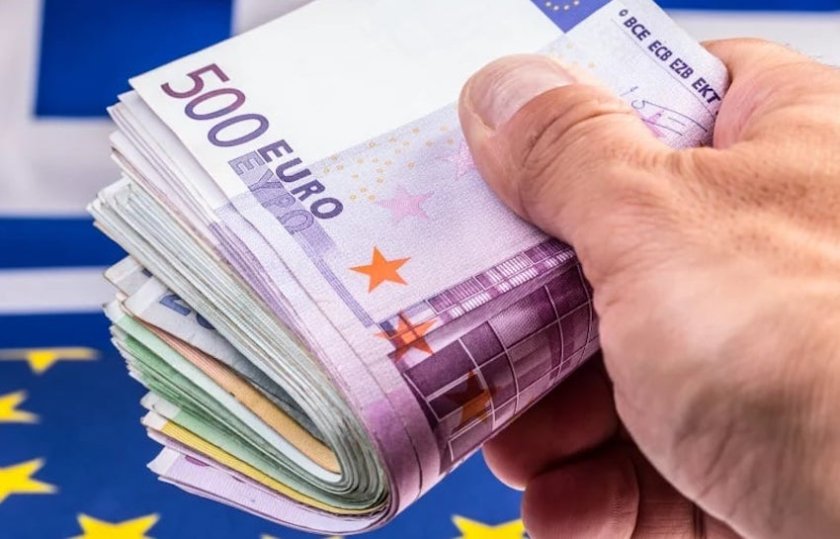 Възрастна перничанка даде 8000 евро на ало измамници