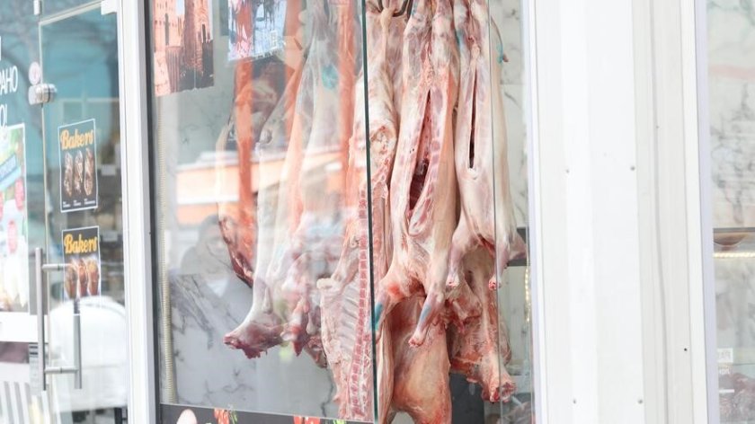 Сърбия изтегли стотици килограми опасна храна от пазари