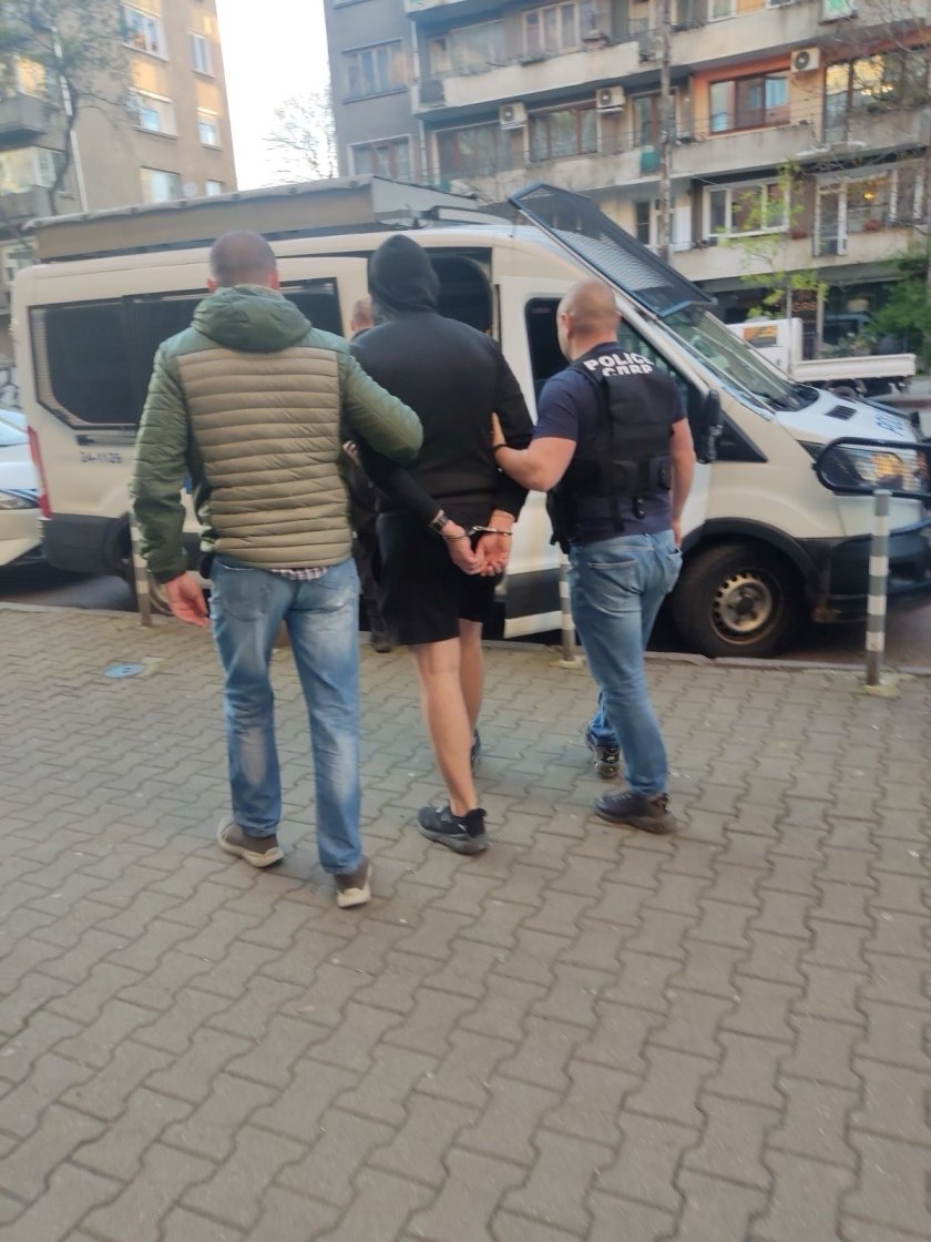Ето мошениците, теглили кредити с подправени документи (СНИМКИ+ВИДЕО)