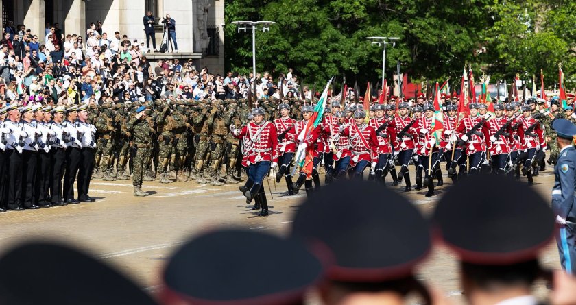 Миротворецът Радев пожела мир за 6 май