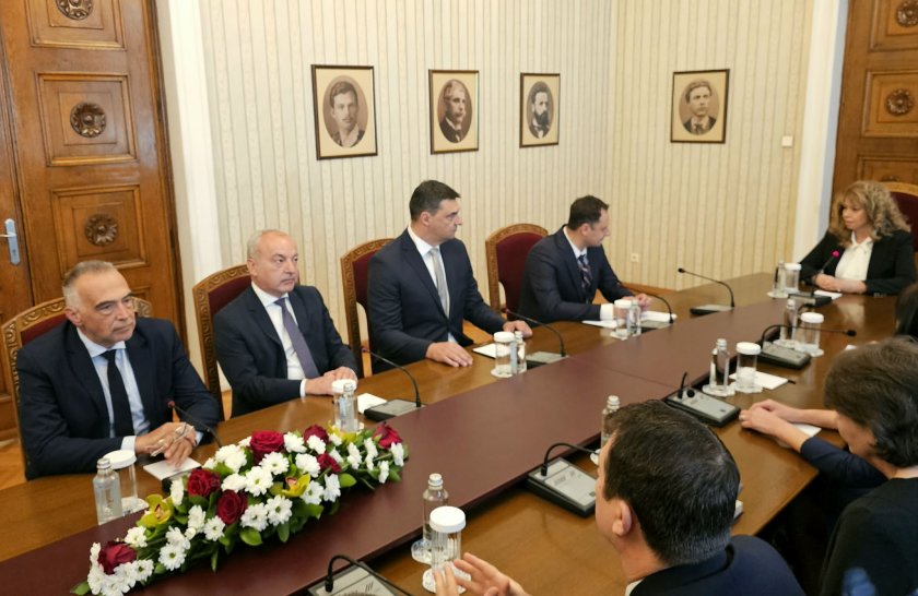 "Прогресивна България" на консултации при Йотова (НА ЖИВО)