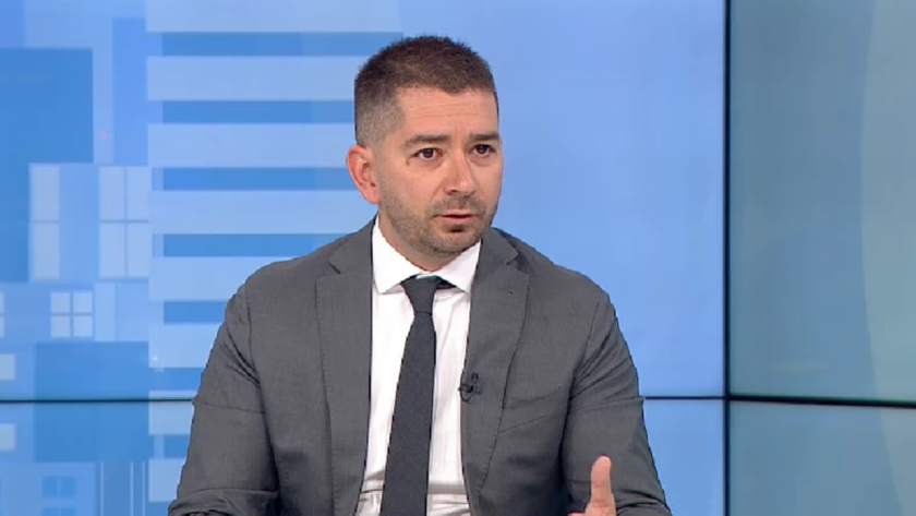 Слави Василев: Комисията &bdquo;Пеевски&ldquo; е една говорилня