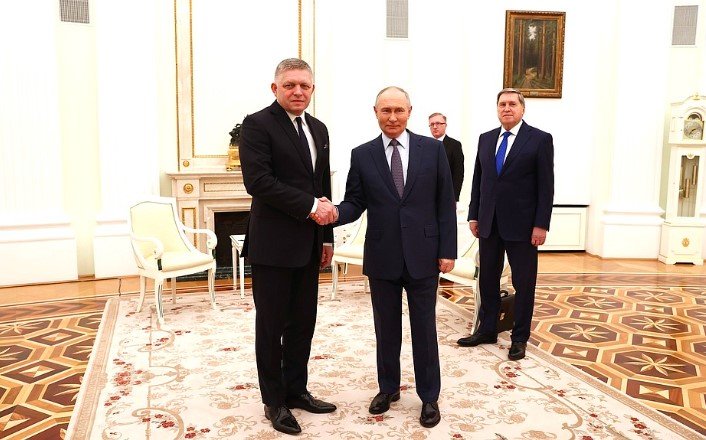 Путин хвали Фицо на четири очи за последователната му позиция