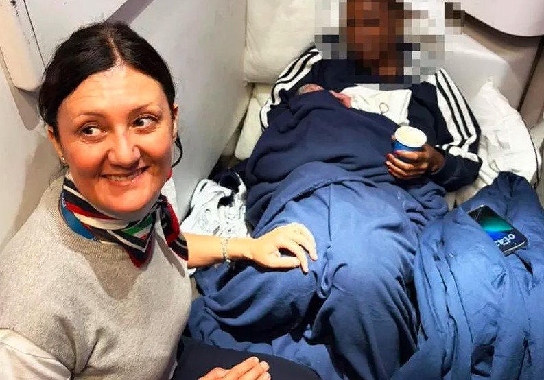 Родено в небето: Бебе се появи на бял свят по време на полет за Рим