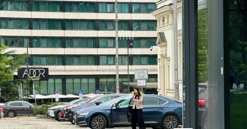 Привилегии до дупка: Лена не е депутат, но паркира в зоната при НС - Lupa BG