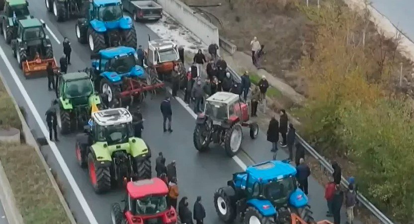 Внимание: Гръцките фермери пак блокират ГКПП "Кулата"