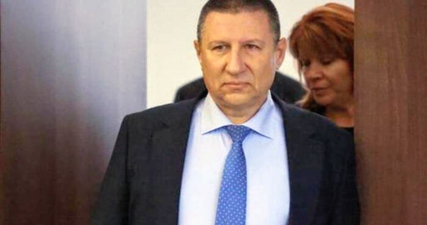 Подхванаха Борислав Сарафов, искат дисциплинарка
