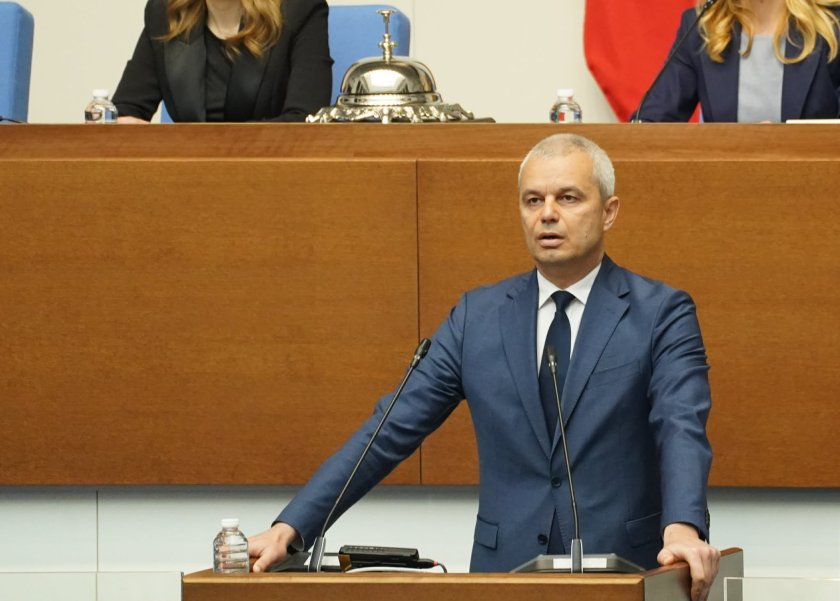 Копейкин вдигна мерника на Радев заради щатските цистерни 