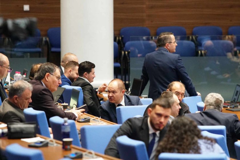 Заплатата на депутатите започва от 4236 евро 