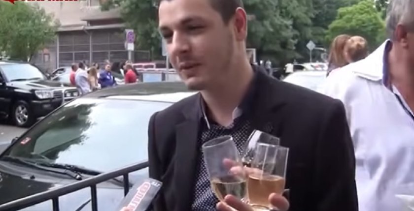 Помните ли гъзето от Бургас с обувки за 12 бона - Павел? (ВИДЕО)