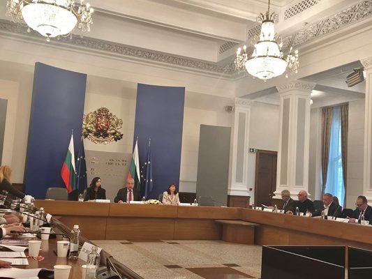 Тристранката: Работодателите контра на ПБ за "справедливата цена"