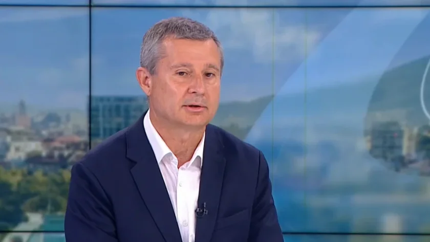 Йовко Йоцов: Няма да има недостиг на авиационно гориво