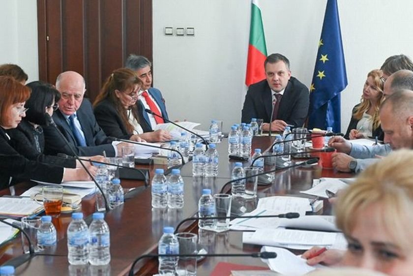 Николай Найденов изслуша мнения за промените в съдебния закон