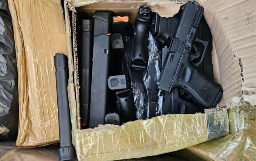 Спипаха голямо количество контрабандни пистолети на &bdquo;Лесово&ldquo;