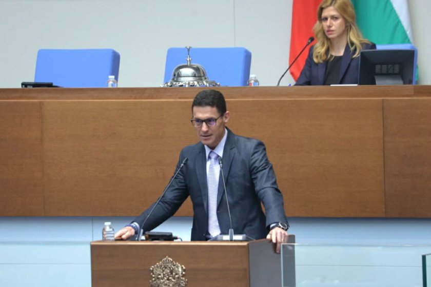 Проданов: Каква "постна пица"? Пазарът на труда е "прегрял"