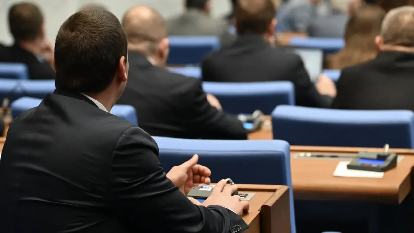 Депутатите гласуват правилника на Народното събрание