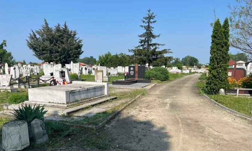 Пускат допълнителен транспорт за Задушница в София