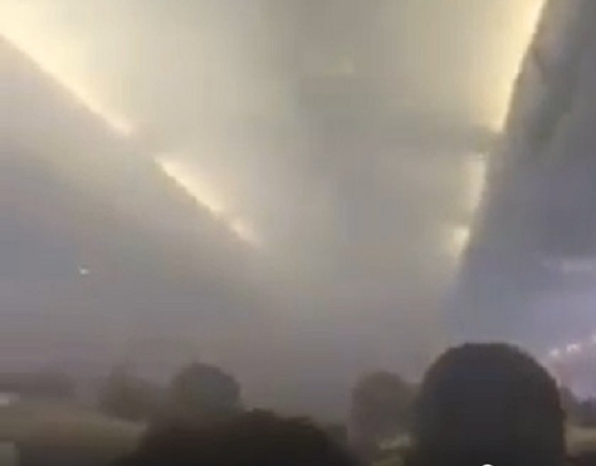 Паника: Самолет на Ryanair се напълни с дим (ВИДЕО)